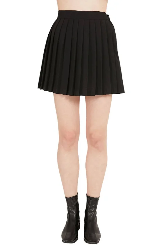 gym slim skirts -Pleated Knit Skirt In Black